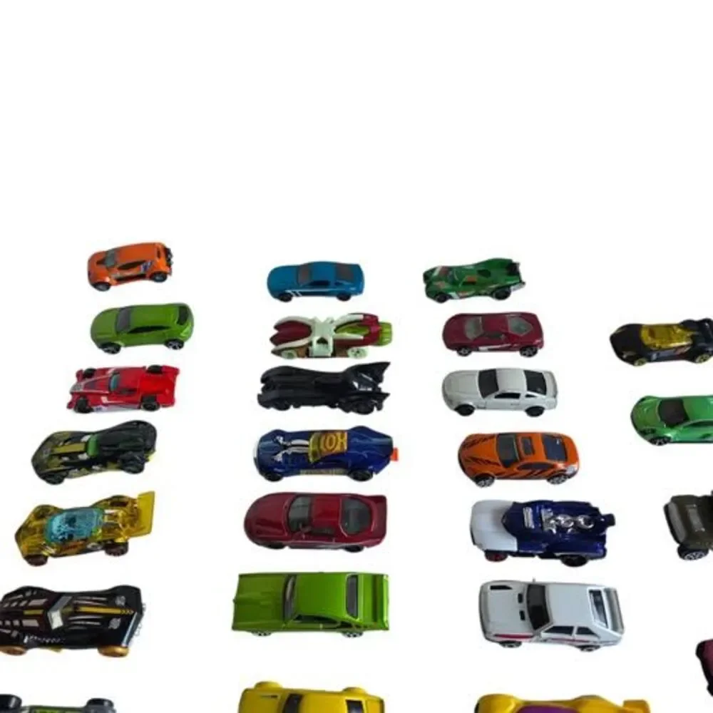 Lot of 26 Hot Wheels & Diecast Cars - Trucks, Cars, SUVs
